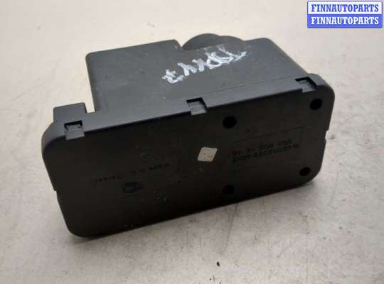 купить Компрессор центрального замка на Mercedes C W202 1993-2001
