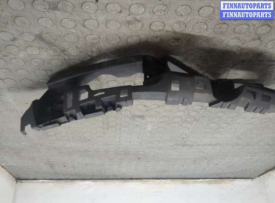 Кронштейн фары RN1577738 на Renault Megane 2 2002-2009