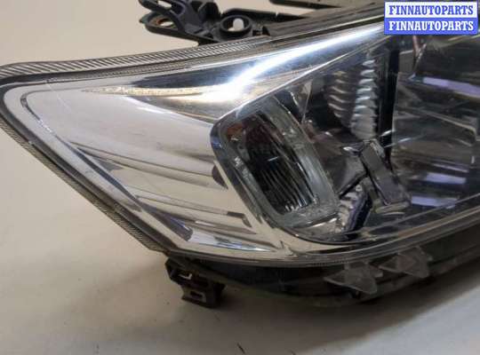 Фара передняя на Toyota RAV4 III (XA30)