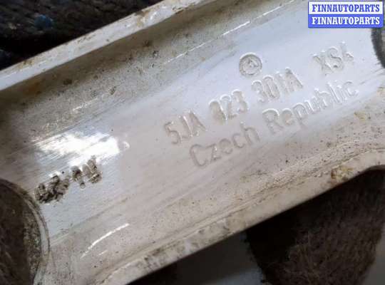 купить Петля капота на Skoda Rapid 2012-2020