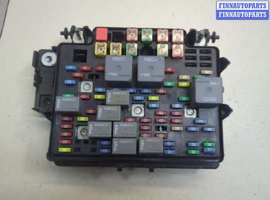 купить Блок предохранителей на Hummer H2