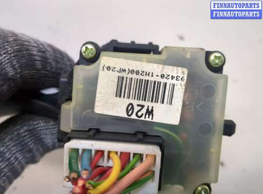 купить Переключатель дворников (стеклоочистителя) на KIA Ceed 2007-2012