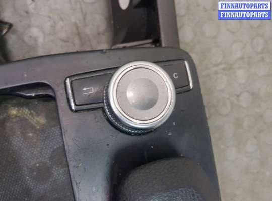 Подлокотник на Mercedes-Benz C (W204)