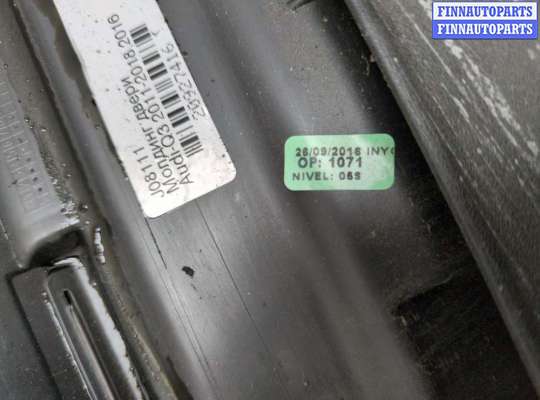 Молдинг двери AU1696008 на Audi Q3 2011-2018