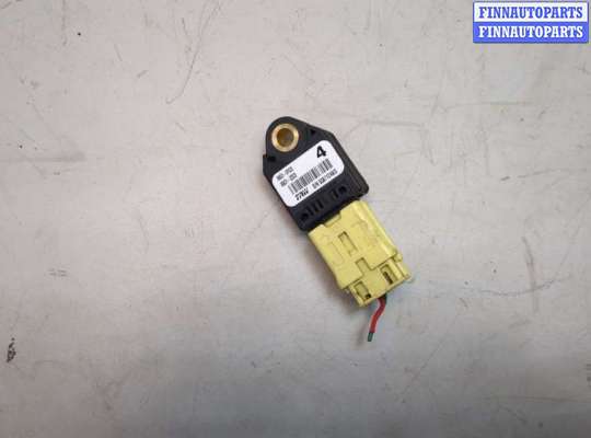 купить Датчик удара на Toyota Camry V40 2006-2011