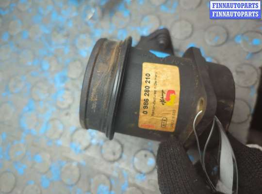 купить Измеритель потока воздуха (расходомер) на Volkswagen Passat 5 1996-2001