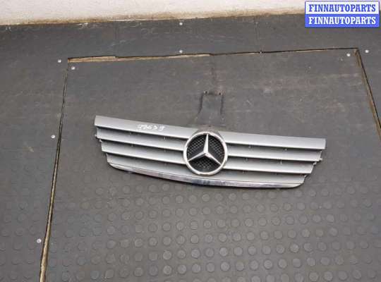 купить Решетка радиатора на Mercedes C W203 2000-2008