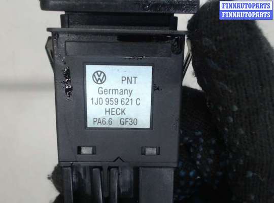 Кнопка обогрева стекла VG1358646 на Volkswagen Bora