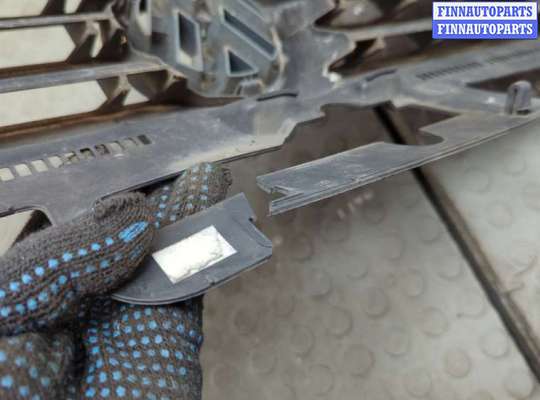 купить Решетка радиатора на Volkswagen Touran 2003-2006