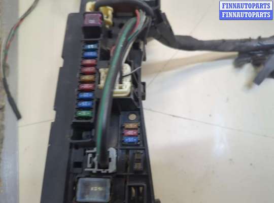купить Блок предохранителей на Toyota Corolla E12 2001-2006