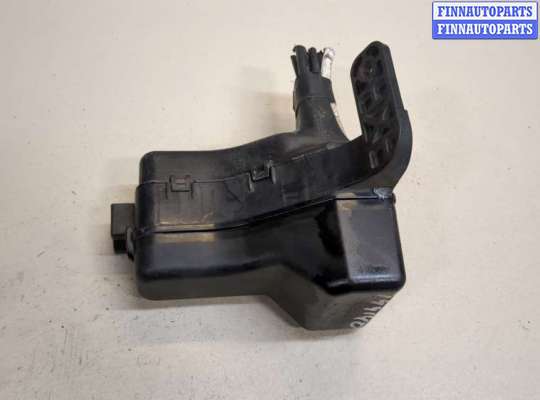 купить Блок предохранителей на Toyota Avensis 2 2003-2008