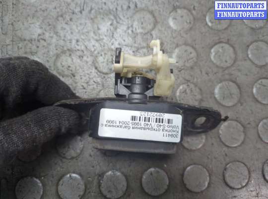 купить Кнопка открывания багажника с крышки на Volvo S40 / V40 1995-2004