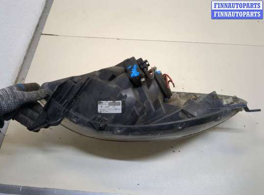 купить Фара (передняя) на Toyota Yaris 2005-2011