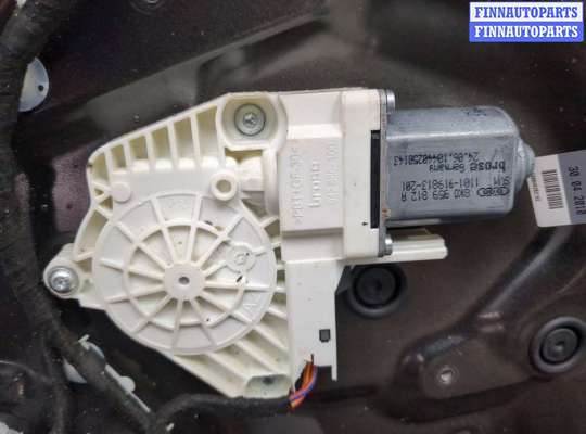 купить Стекло боковой двери на Audi A4 (B8) Allroad 2009-2016