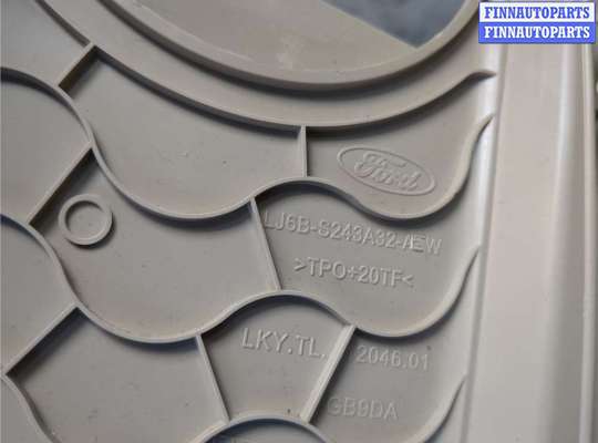 купить Обшивка стойки на Ford Escape 2019-2022