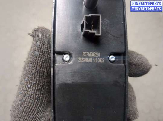 Блок управления стеклоподъёмниками на Mercedes-Benz ML (W164)