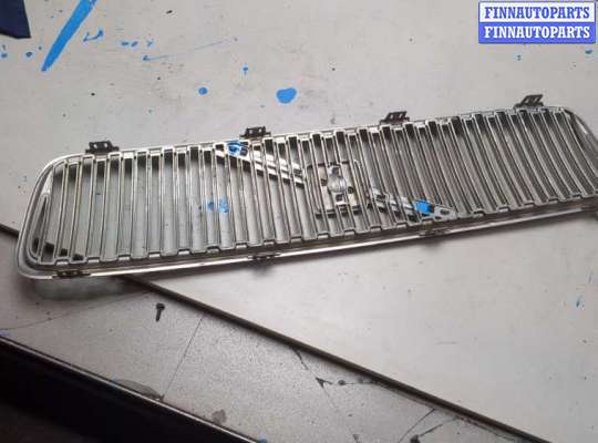 купить Решетка радиатора на Volvo V50 2004-2012
