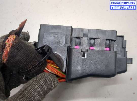 купить Блок предохранителей на Volkswagen Touareg 2014-2018