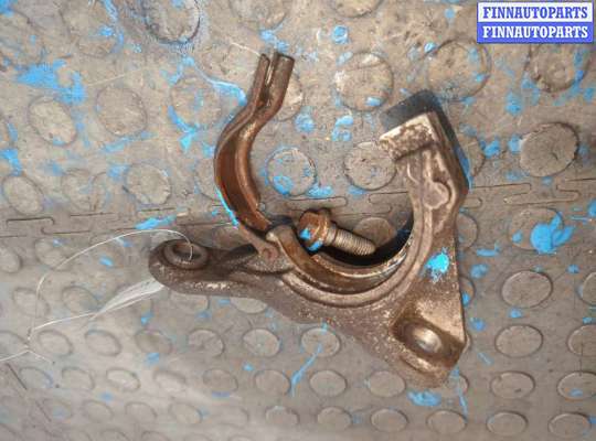 купить Кронштейн полуоси на Renault Megane 2 2002-2009