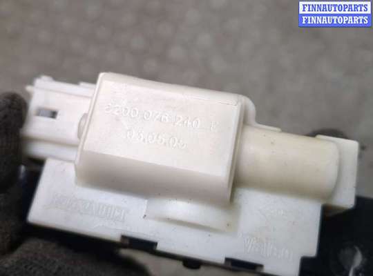 купить Замок багажника на Renault Megane 2 2002-2009