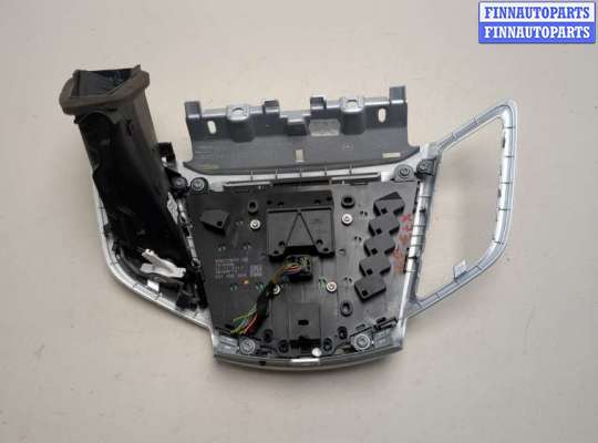купить Панель управления магнитолой на Ford Fiesta 2008-2013