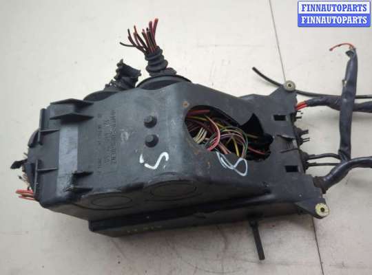 купить Блок предохранителей на Mercedes S W126 1979-1991