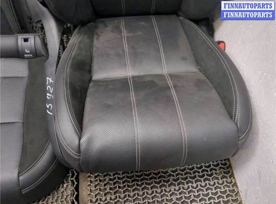 Сиденье на Range Rover Velar (L560)