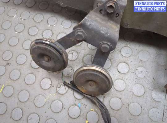 купить Рамка капота на Toyota Avensis 3 2008-2018