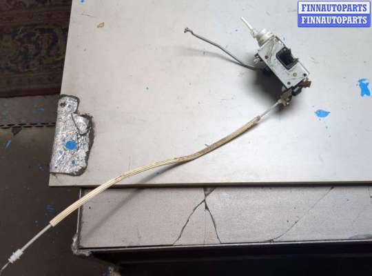 Замок боковой двери на Audi A4 (8D, B5)