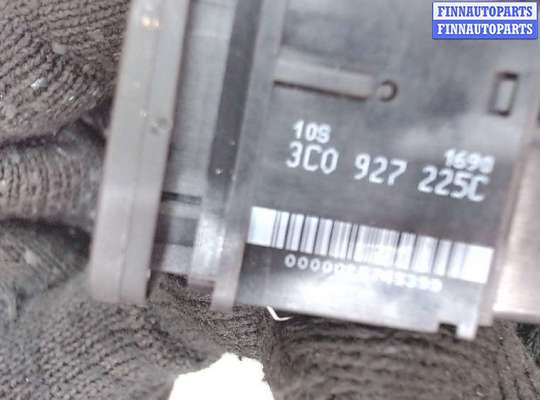 купить Кнопка стояночного тормоза (ручника) на Volkswagen Passat 6 2005-2010