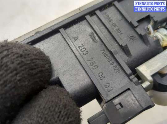 купить Кнопка открывания багажника с крышки на Mercedes C W203 2000-2008