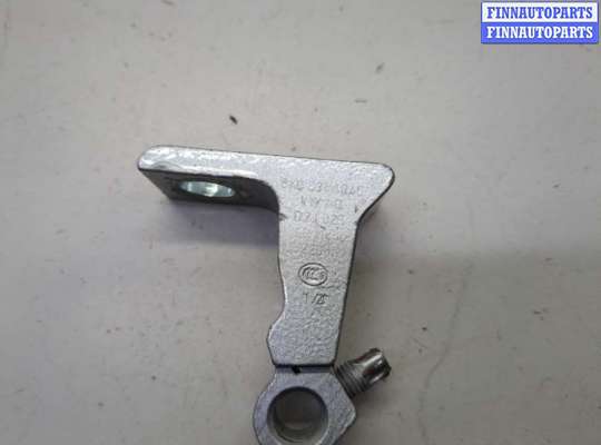 Петля двери на Volkswagen Jetta VII (A7)