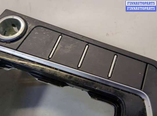 купить Рамка под кулису на Volkswagen Jetta 7 2018-2024