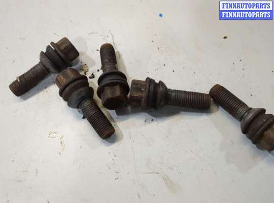 Болт колесный AU1621532 на Audi Q7 2005-2015