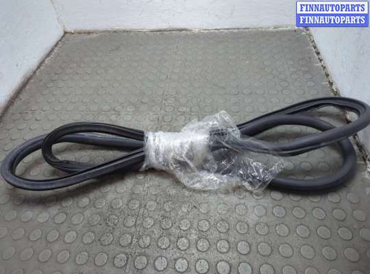купить Уплотнитель на Honda CR-V 2001-2006