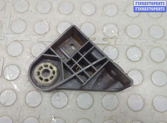 купить Кронштейн радиатора на Toyota Corolla E12 2001-2006