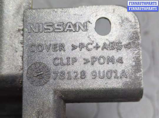 купить Накладка под фонарь на Nissan Note E11 2005-2013