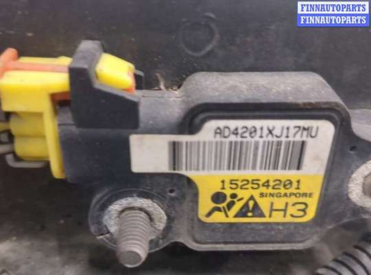 Панель передняя (телевизор) на Hummer H3