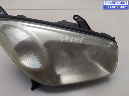 Фара (передняя) TT938236 на Toyota RAV 4 2000-2005
