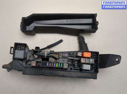 купить Блок предохранителей на Toyota Avensis 2 2003-2008