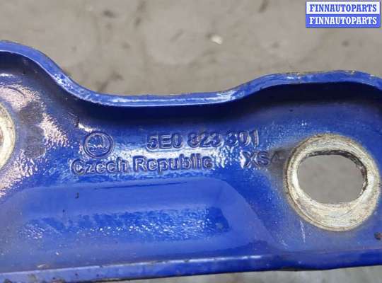 купить Петля капота на Skoda Octavia (A7) 2013-2023