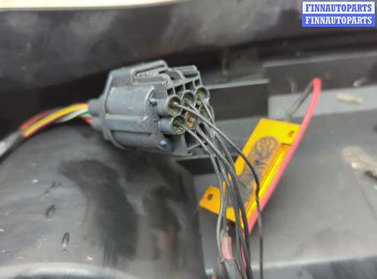 Фонарь задний на Land Rover Discovery III