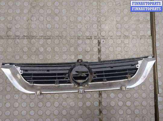 Решетка радиатора на Opel Vectra B