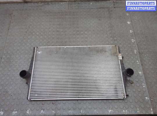 Радиатор интеркулера VG2802429 на Volkswagen Passat 7 2010-2015 Европа
