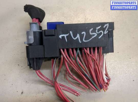 Блок предохранителей RN1496344 на Renault Megane 3 2009-2016