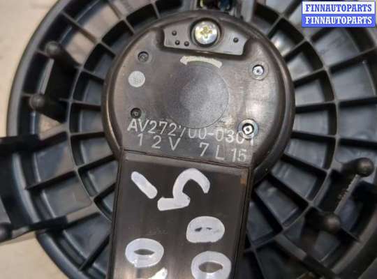 Мотор отопителя на Toyota Vitz P9