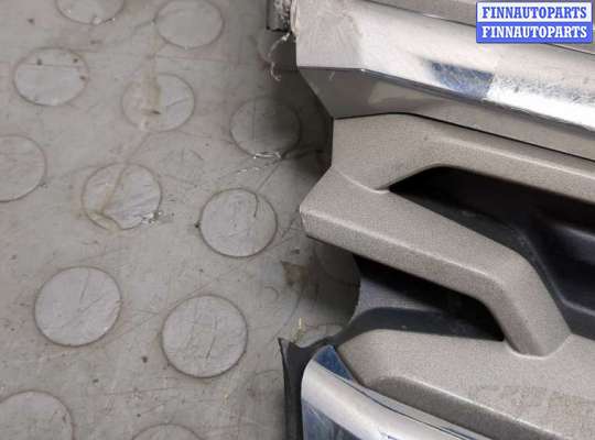 купить Решетка радиатора на Ford Explorer 2015-2019