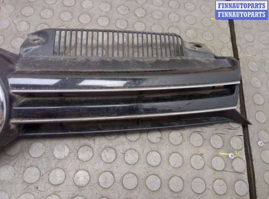 купить Решетка радиатора на Volkswagen Golf 6 2008-2012