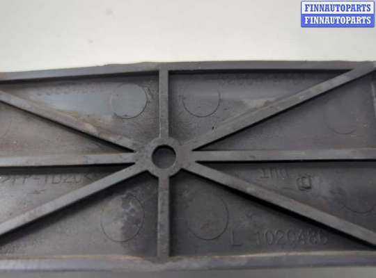 купить Кронштейн решетки радиатора на Renault Trafic 2001-2014