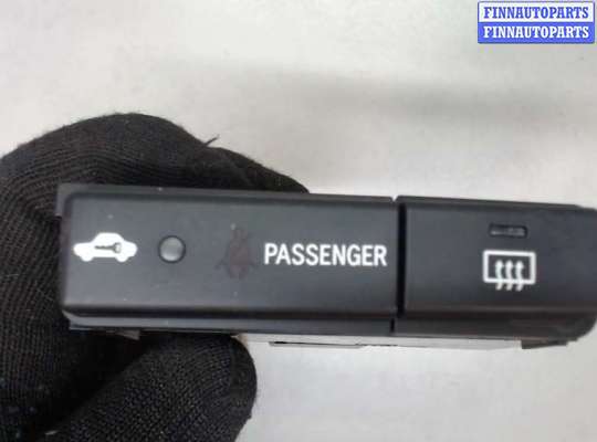купить Кнопка обогрева стекла на Toyota Avensis 2 2003-2008